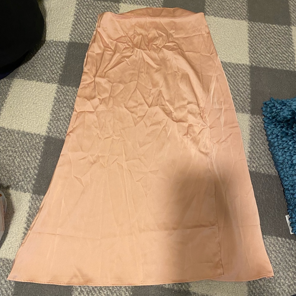 Long skirt with slit
